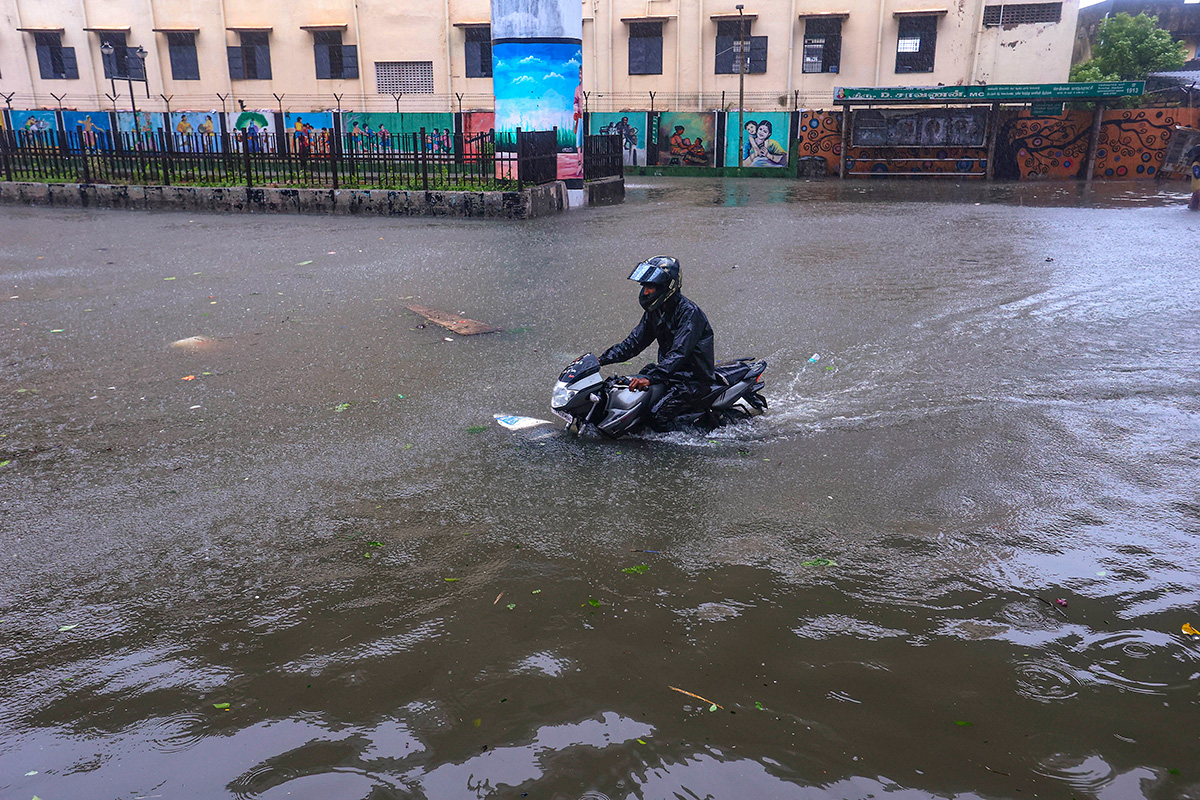 Cyclone Michaung As Rain Floods Chennai - Sakshi21