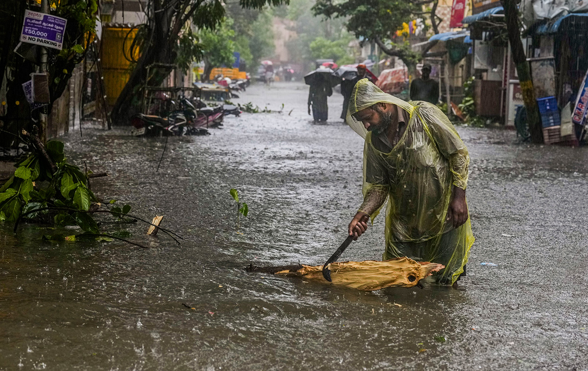 Cyclone Michaung As Rain Floods Chennai - Sakshi32