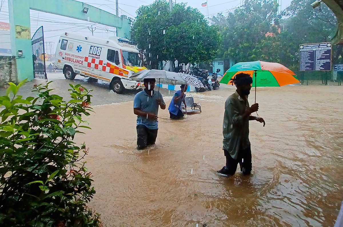 Cyclone Michaung As Rain Floods Chennai - Sakshi34