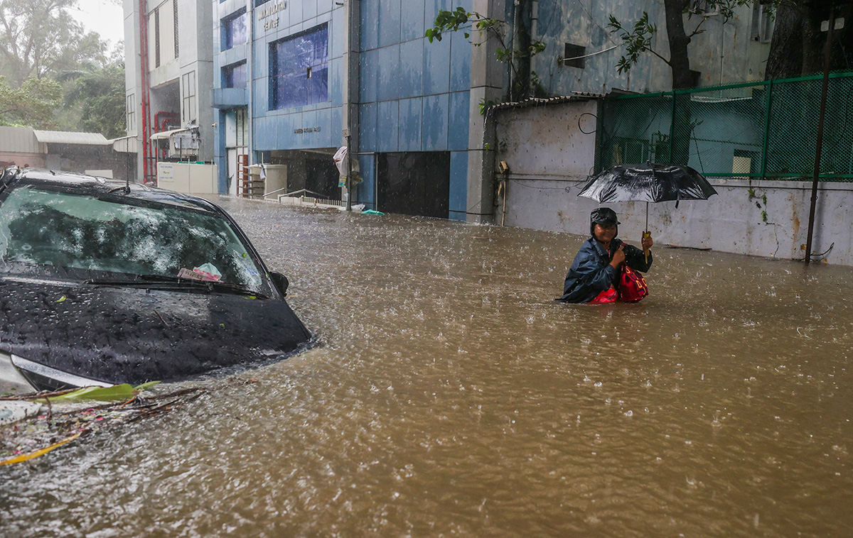 Cyclone Michaung As Rain Floods Chennai - Sakshi54