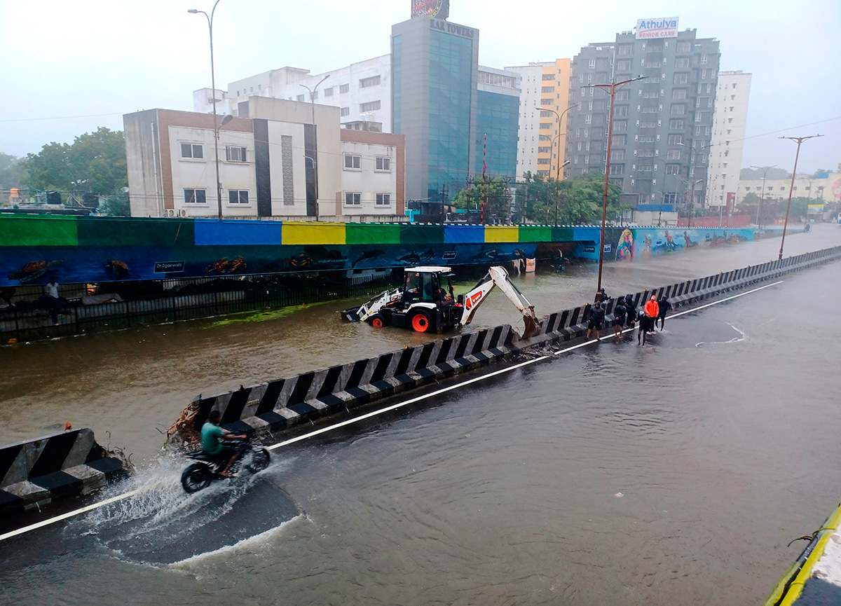 Cyclone Michaung As Rain Floods Chennai - Sakshi42