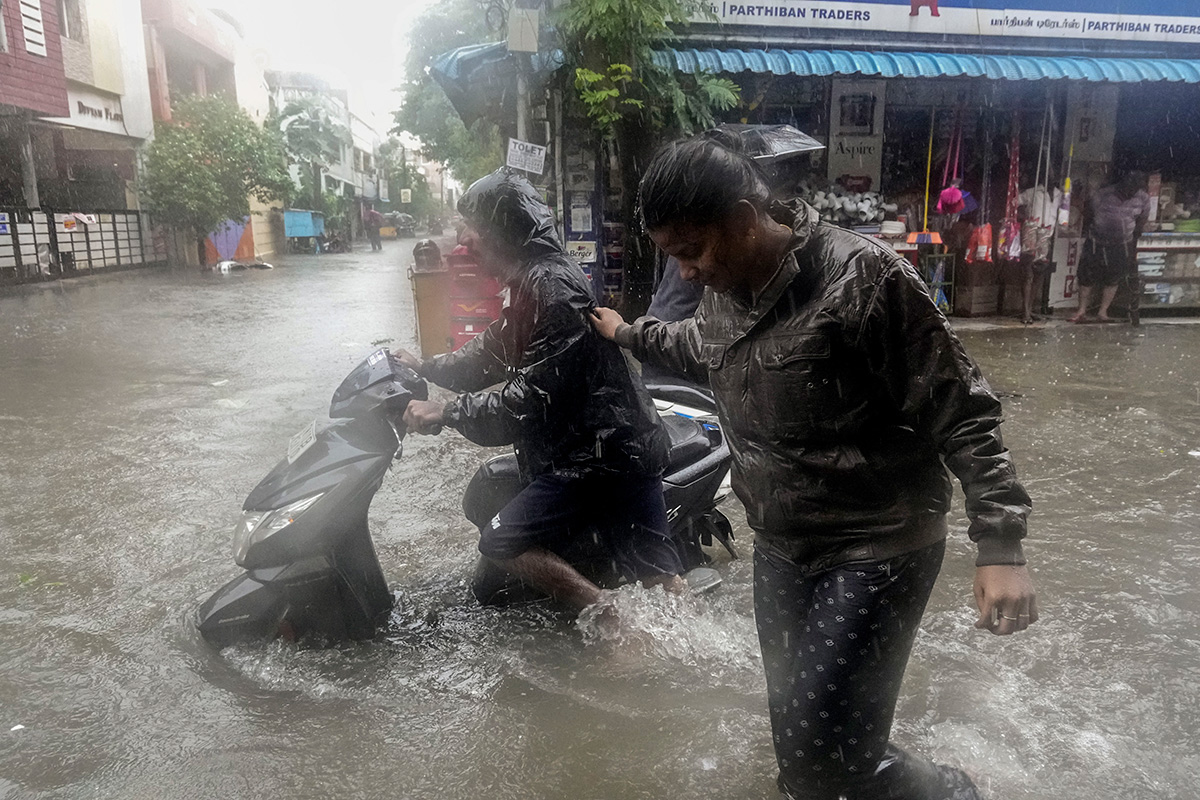 Cyclone Michaung As Rain Floods Chennai - Sakshi49