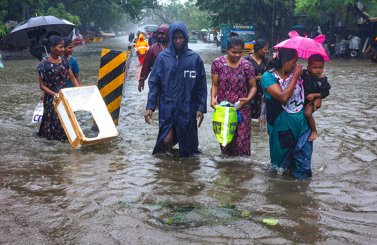 Cyclone Michaung As Rain Floods Chennai - Sakshi13