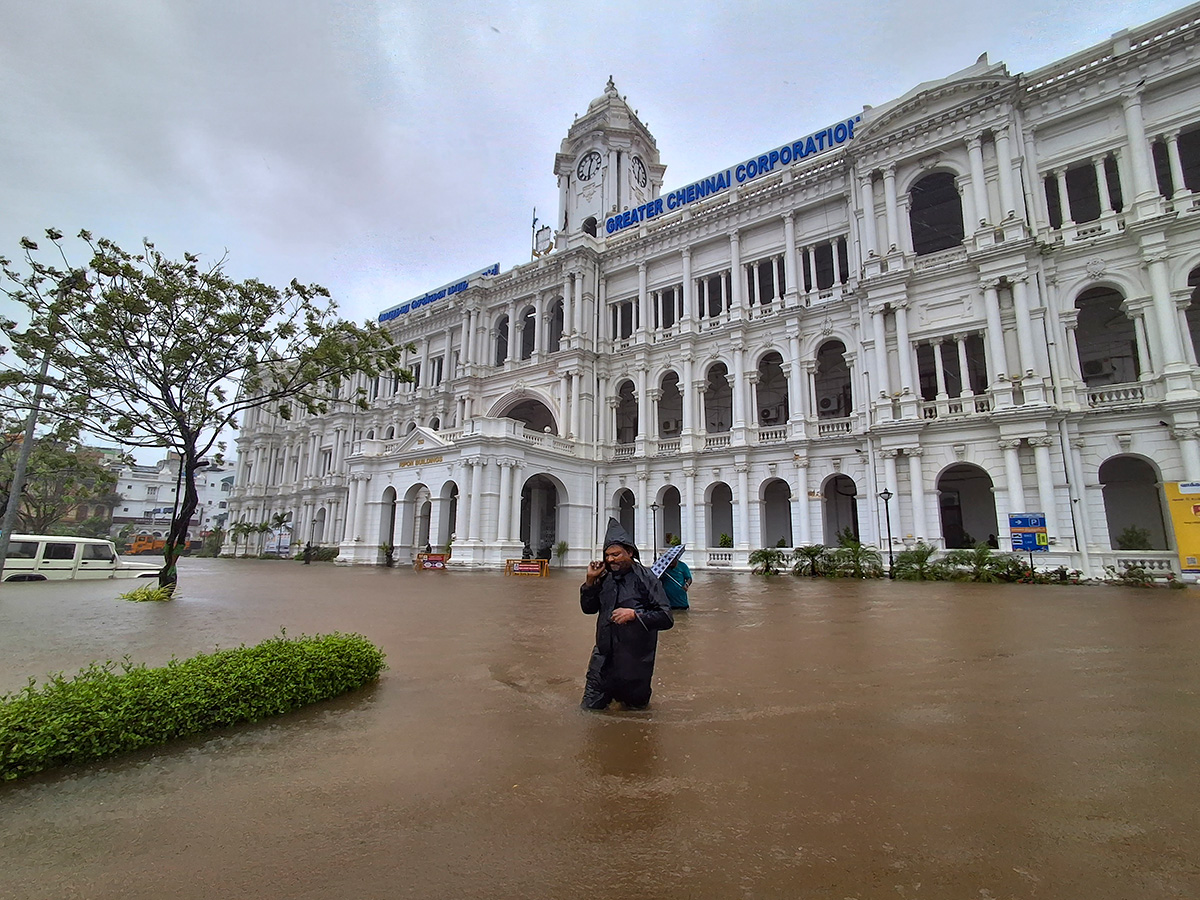 Cyclone Michaung As Rain Floods Chennai - Sakshi14