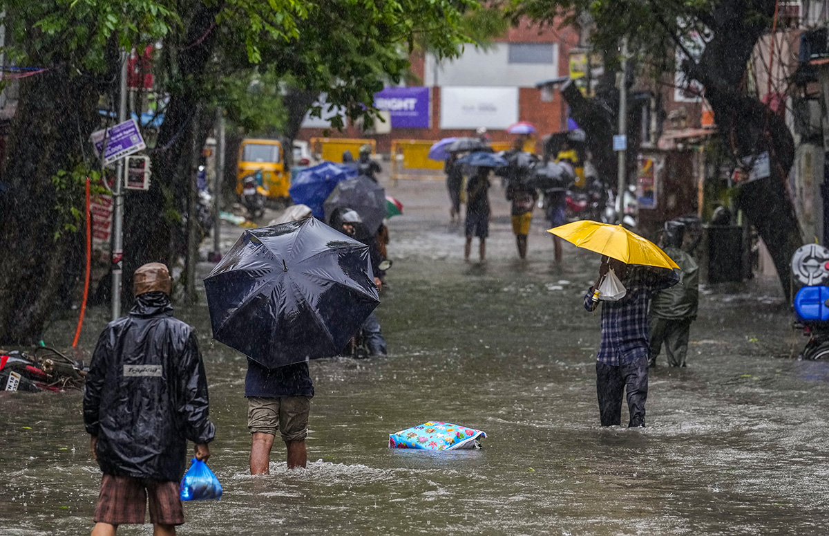 Cyclone Michaung As Rain Floods Chennai - Sakshi17