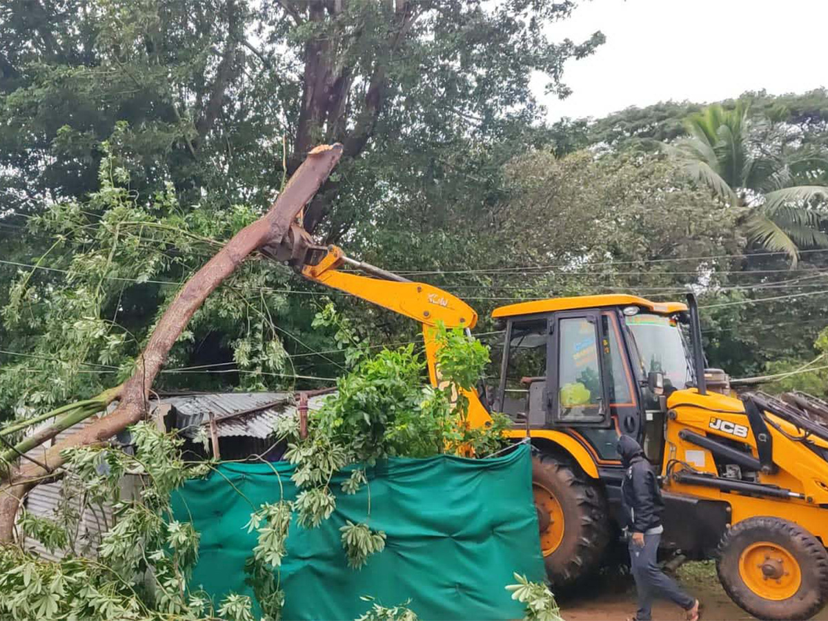 Cyclone Michaung Effect heavy rains in andhra pradesh photos - Sakshi2