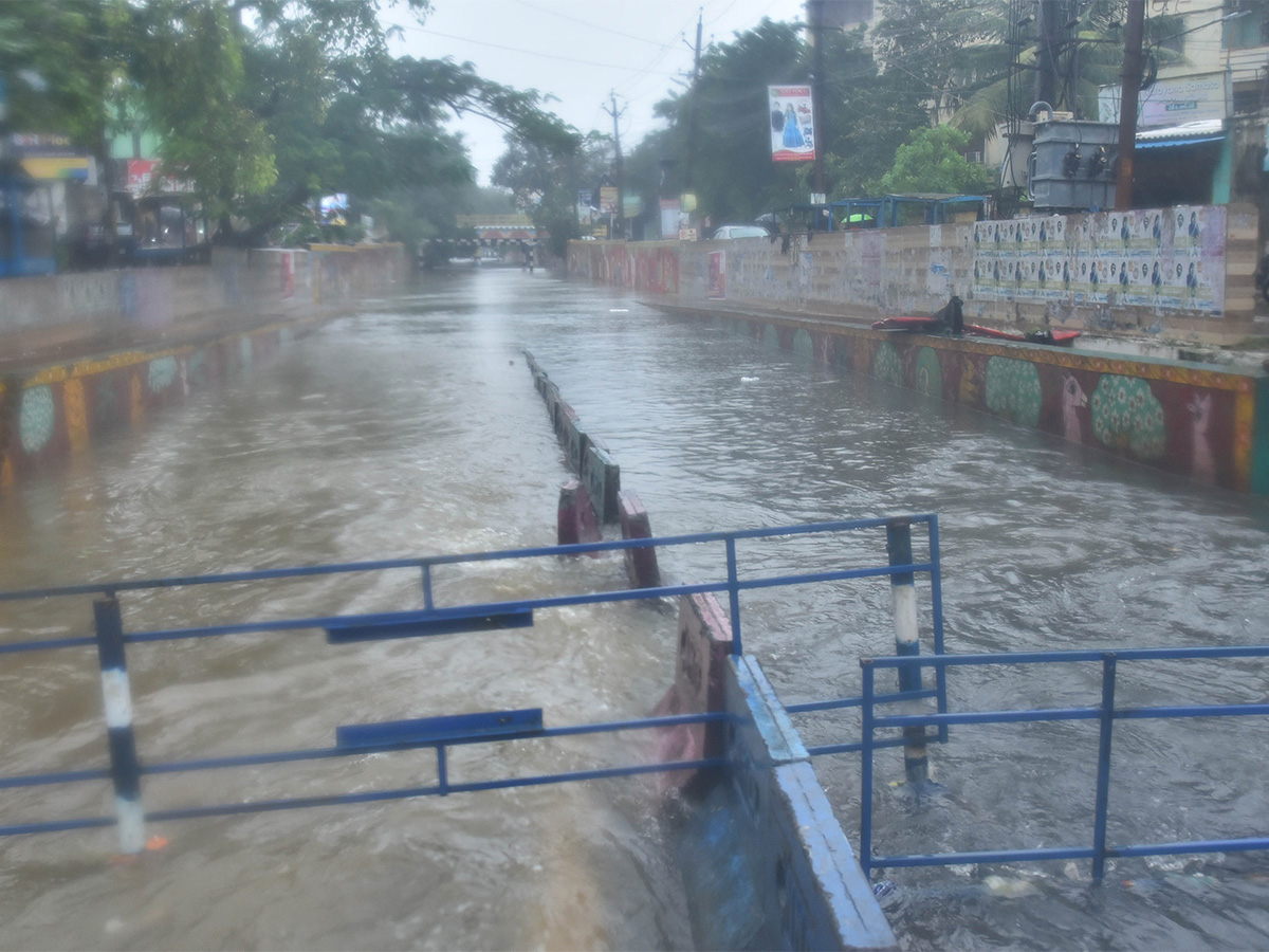 Cyclone Michaung Effect heavy rains in andhra pradesh photos - Sakshi25