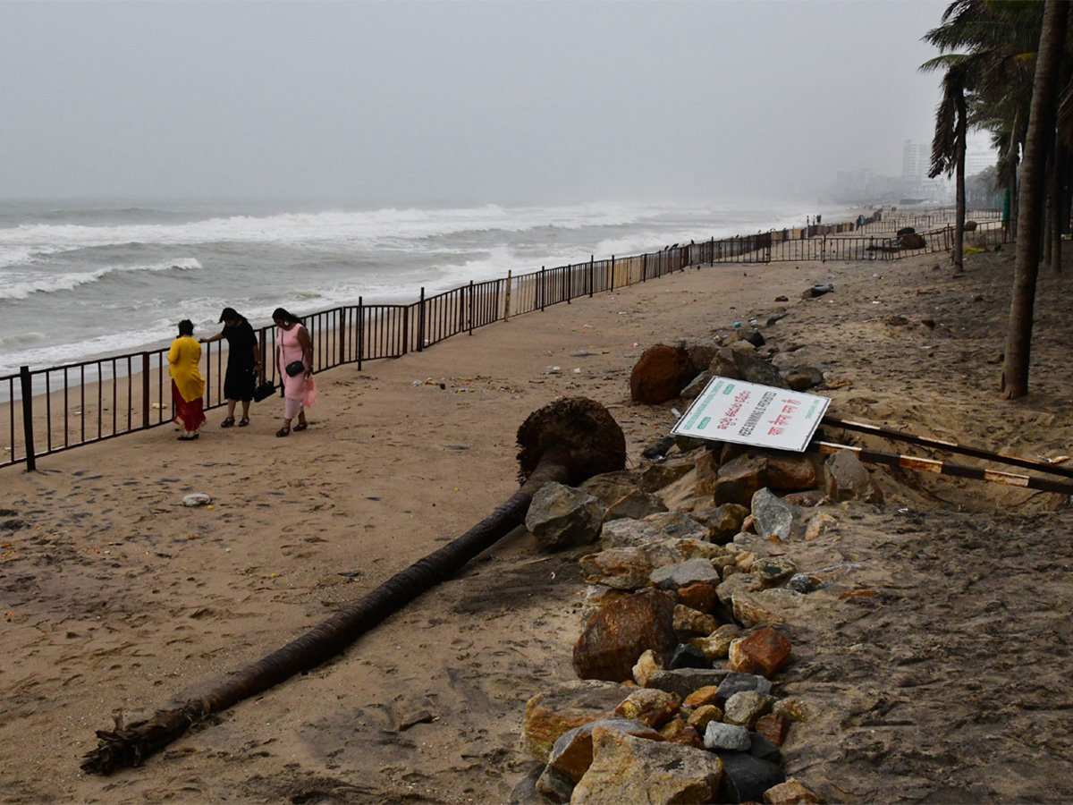 Cyclone Michaung Effect heavy rains in andhra pradesh photos - Sakshi7