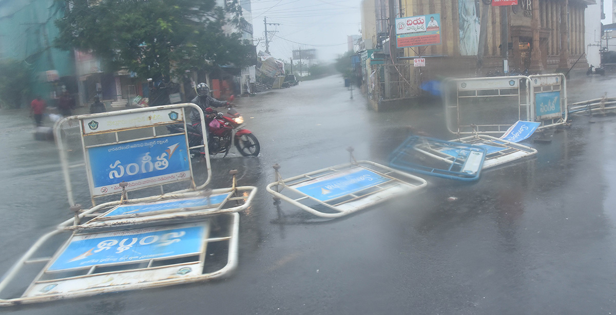 Cyclone Michaung Effect heavy rains in andhra pradesh photos - Sakshi8