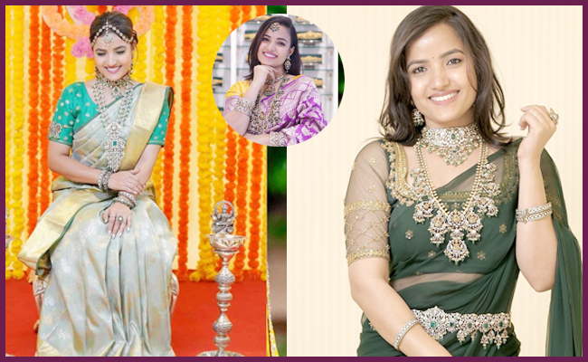 Siri Hanumanth Sizzles In Bridal Saree Photos - Sakshi1