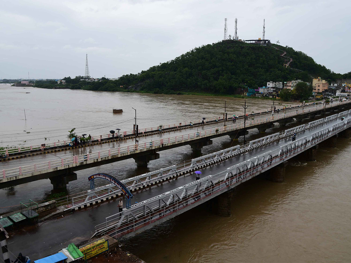 Cyclone Effect In Andhra Pradesh Photos - Sakshi27