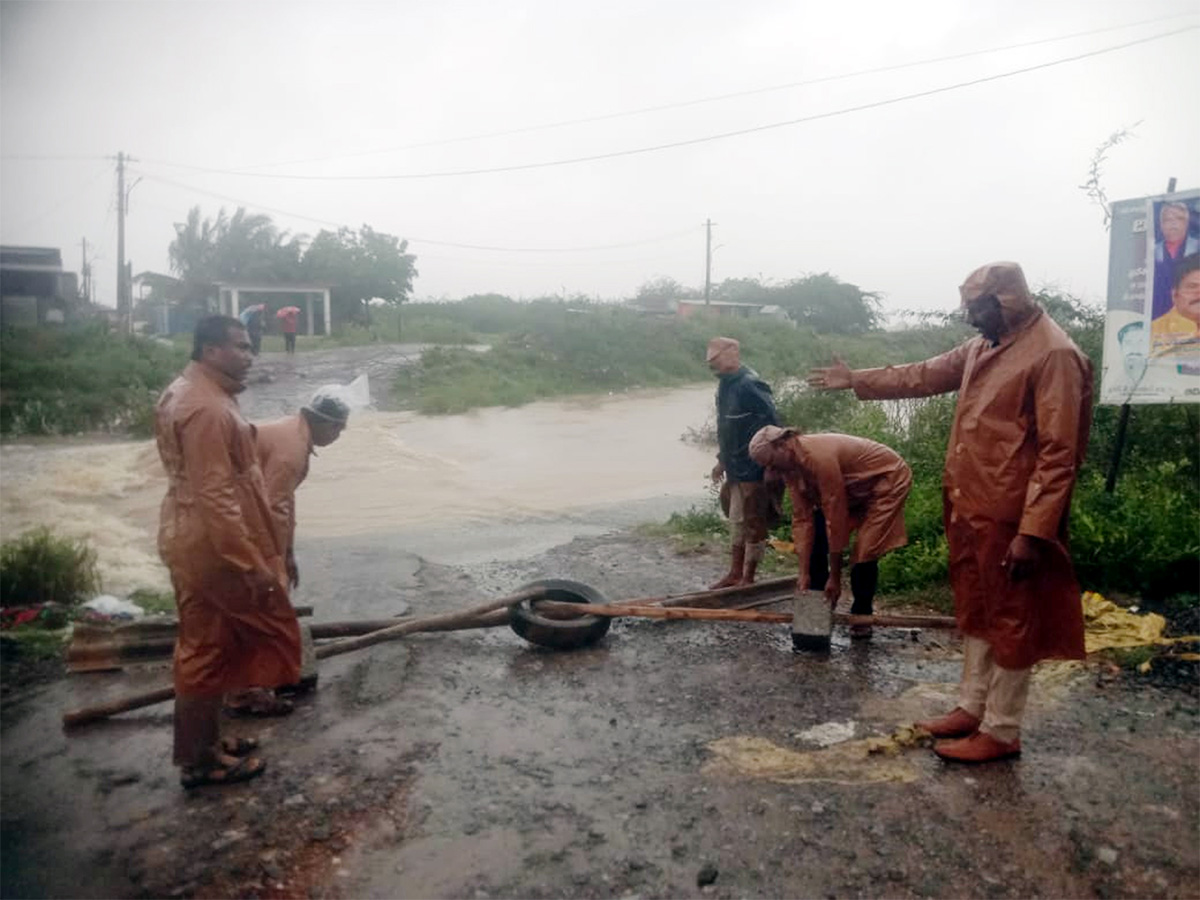 Cyclone Effect In Andhra Pradesh Photos - Sakshi29