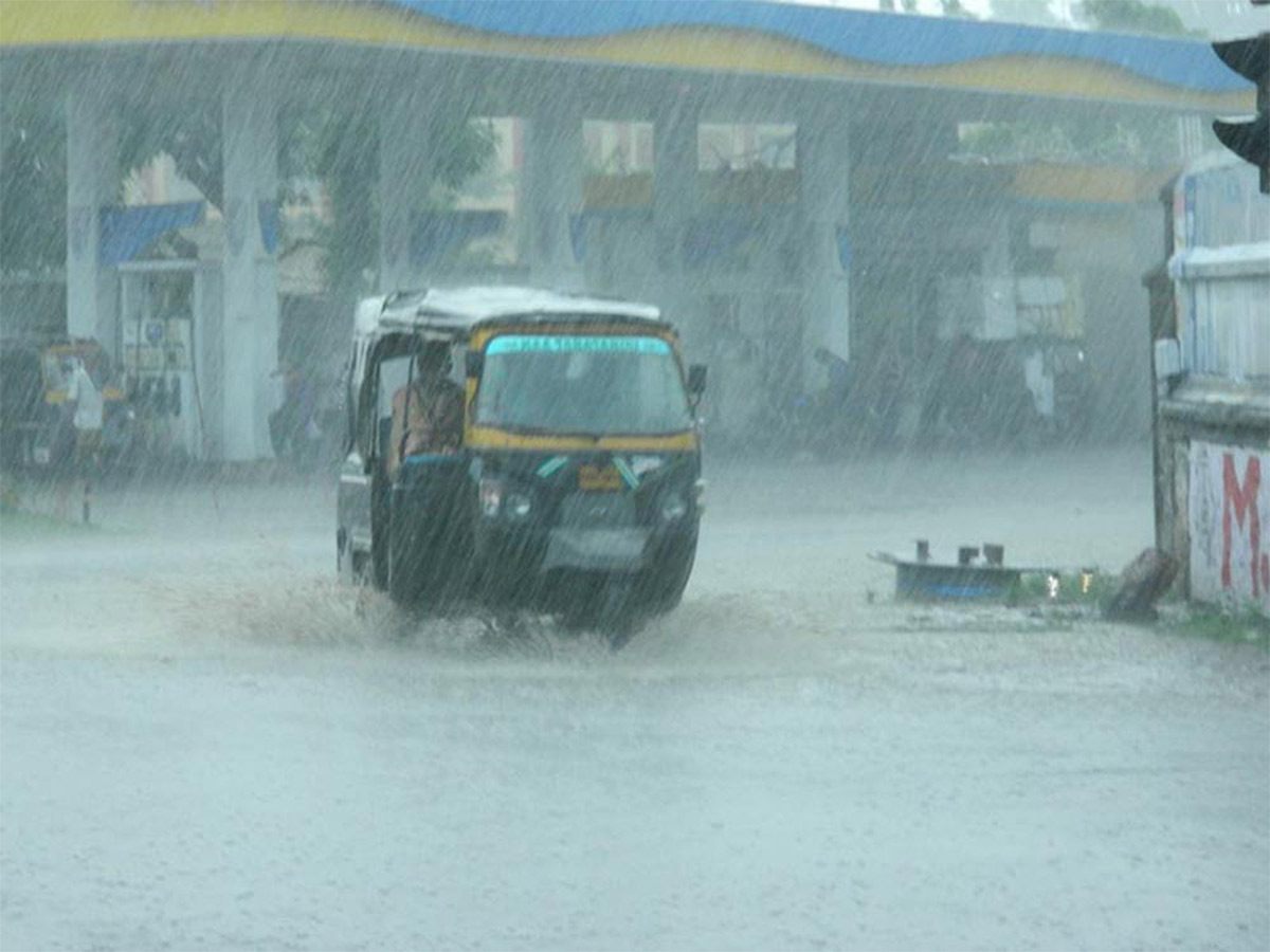 Cyclone Effect In Andhra Pradesh Photos - Sakshi32