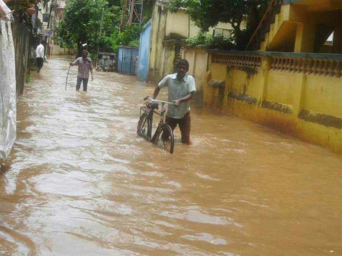 Cyclone Effect In Andhra Pradesh Photos - Sakshi33