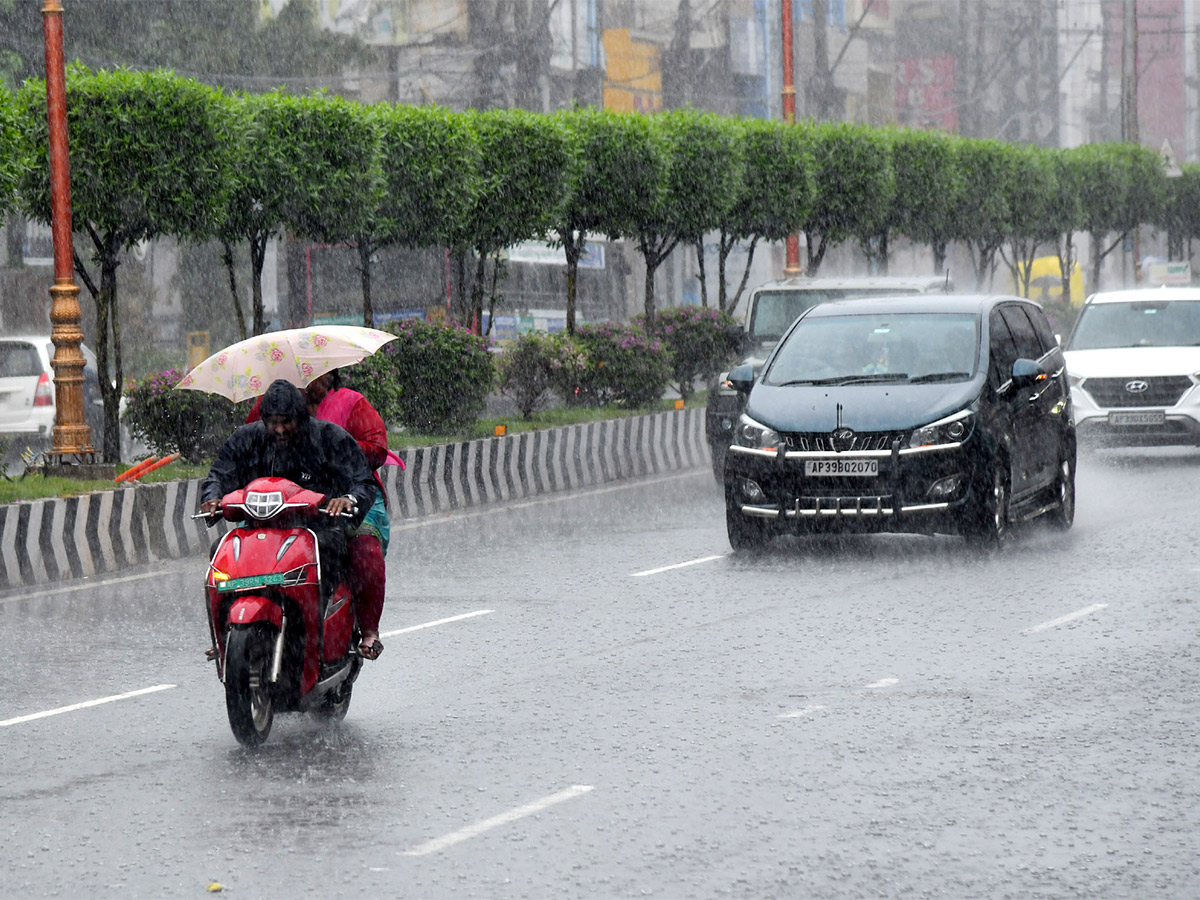 Cyclone Effect In Andhra Pradesh Photos - Sakshi40