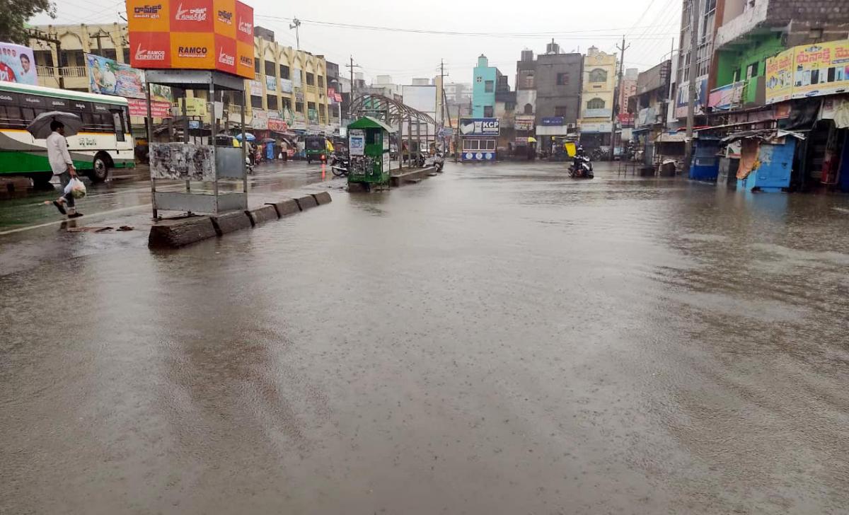 Cyclone Effect In Andhra Pradesh Photos - Sakshi18