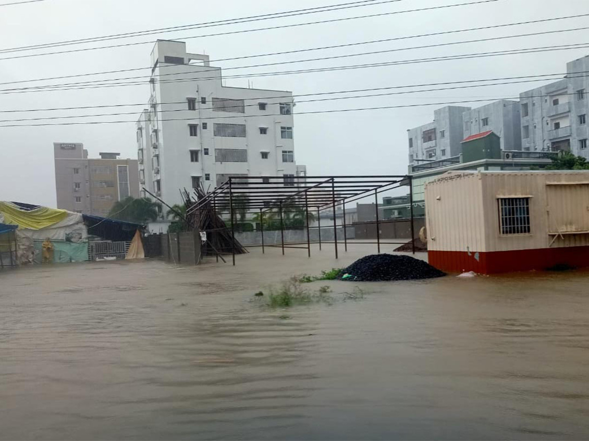 Cyclone Effect In Andhra Pradesh Photos - Sakshi19