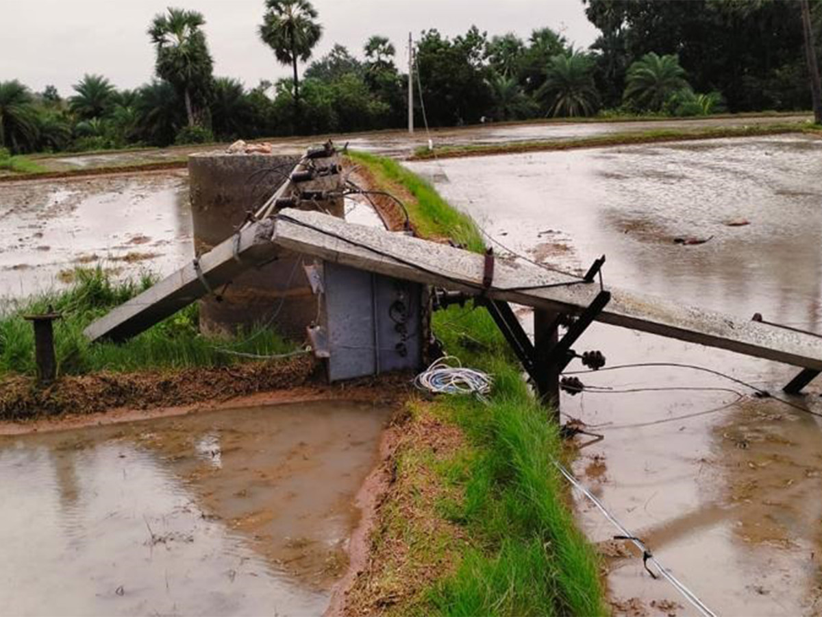 Cyclone Effect In Andhra Pradesh Photos - Sakshi11