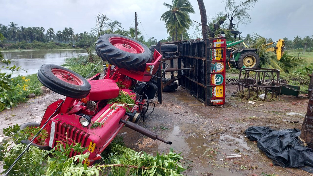 Cyclone Effect In Andhra Pradesh Photos - Sakshi3