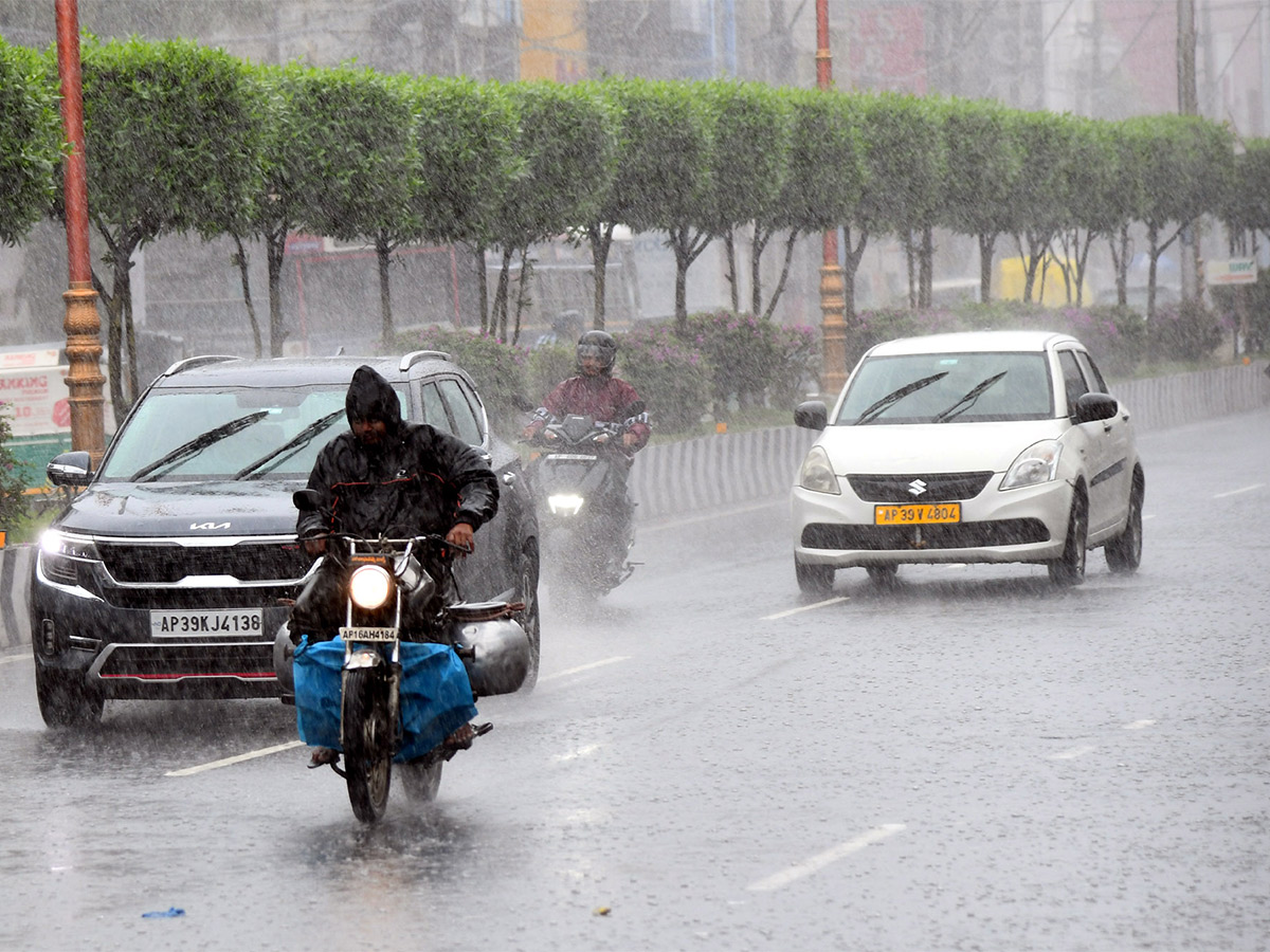 Cyclone Effect In Andhra Pradesh Photos - Sakshi5