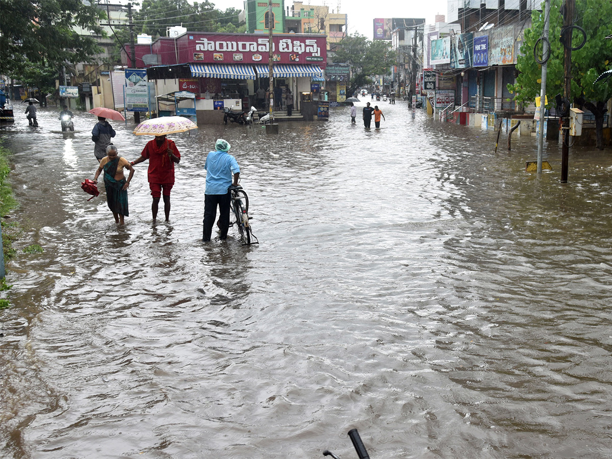 Cyclone Effect In Andhra Pradesh Photos - Sakshi7