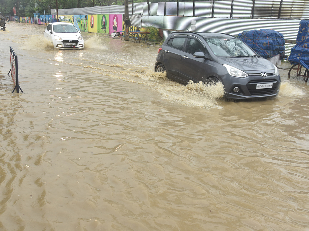 Cyclone Effect In Andhra Pradesh Photos - Sakshi9