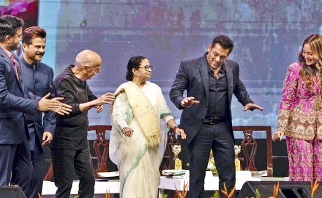 Salman Khan, Anil Kapoor, Sonakshi Sinha Grace 29th Kolkata International Film Festival In Kolkata HD Photos - Sakshi9