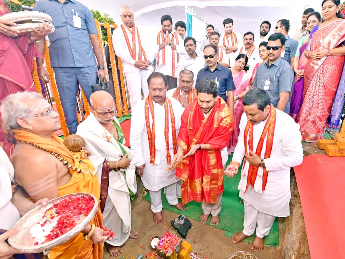 AP CM YS Jagan Laid Foundation Stone For New Temples Vijayawada Photos - Sakshi14