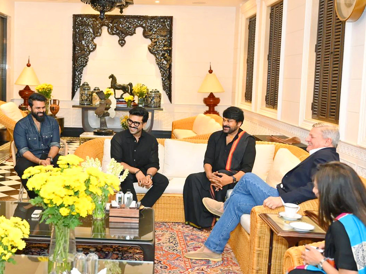 Netflix CEO Meets Chiranjeevi and Ram Charan Photos - Sakshi5