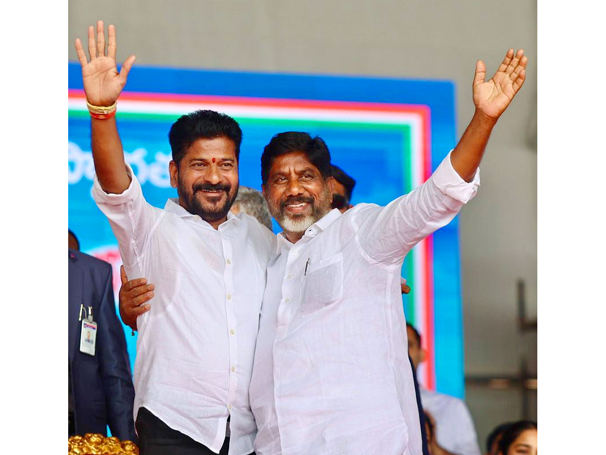 Revanth Reddy Sworn in as Chief Minister of Telangana at LB Stadium Photos - Sakshi11