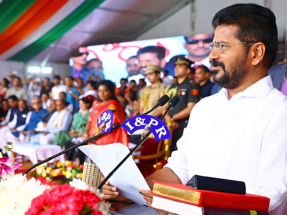 Revanth Reddy Sworn in as Chief Minister of Telangana at LB Stadium Photos - Sakshi16