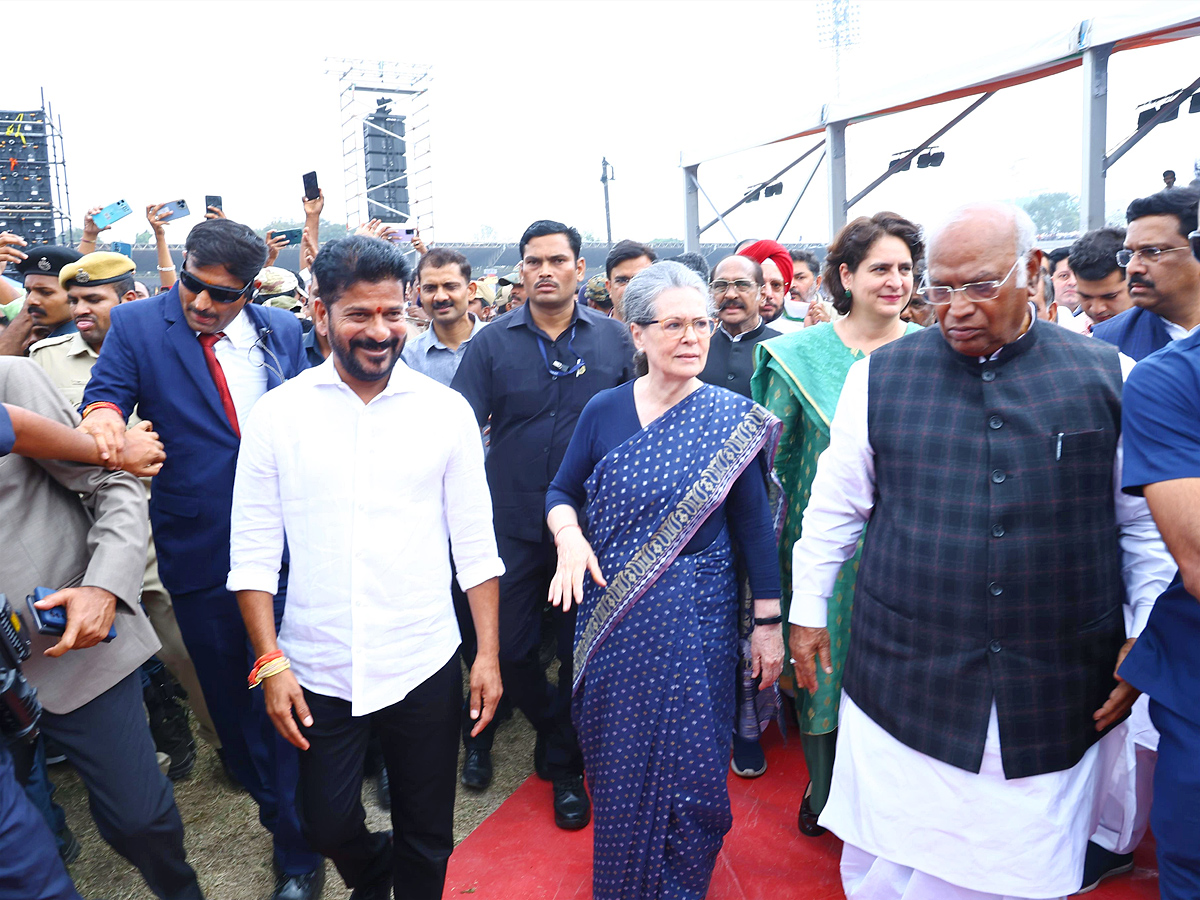 Revanth Reddy Sworn in as Chief Minister of Telangana at LB Stadium Photos - Sakshi20