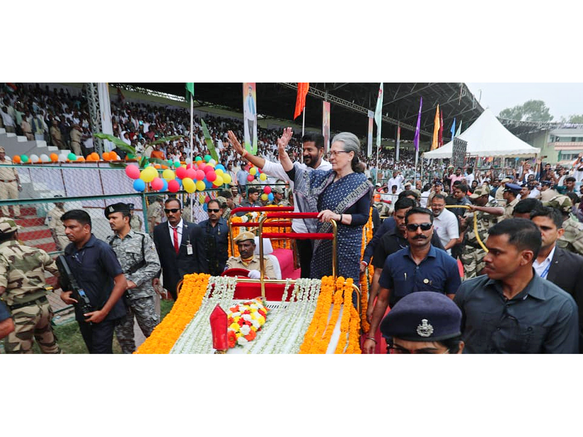 Revanth Reddy Sworn in as Chief Minister of Telangana at LB Stadium Photos - Sakshi7