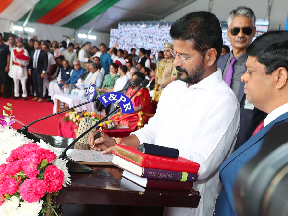 Revanth Reddy Sworn in as Chief Minister of Telangana at LB Stadium Photos - Sakshi8