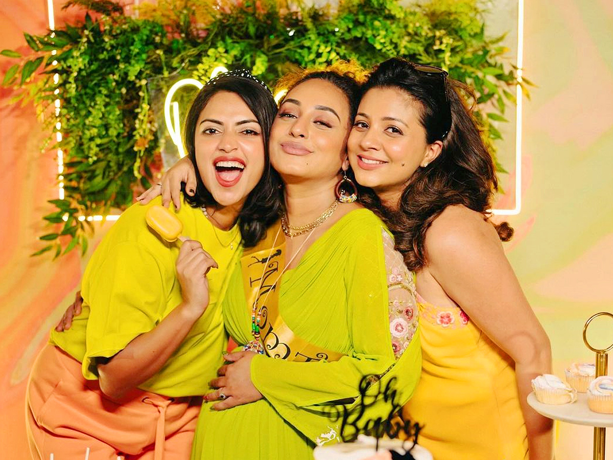 Amala Paul and Pearle Maaney shine in a baby shower party Photos - Sakshi5