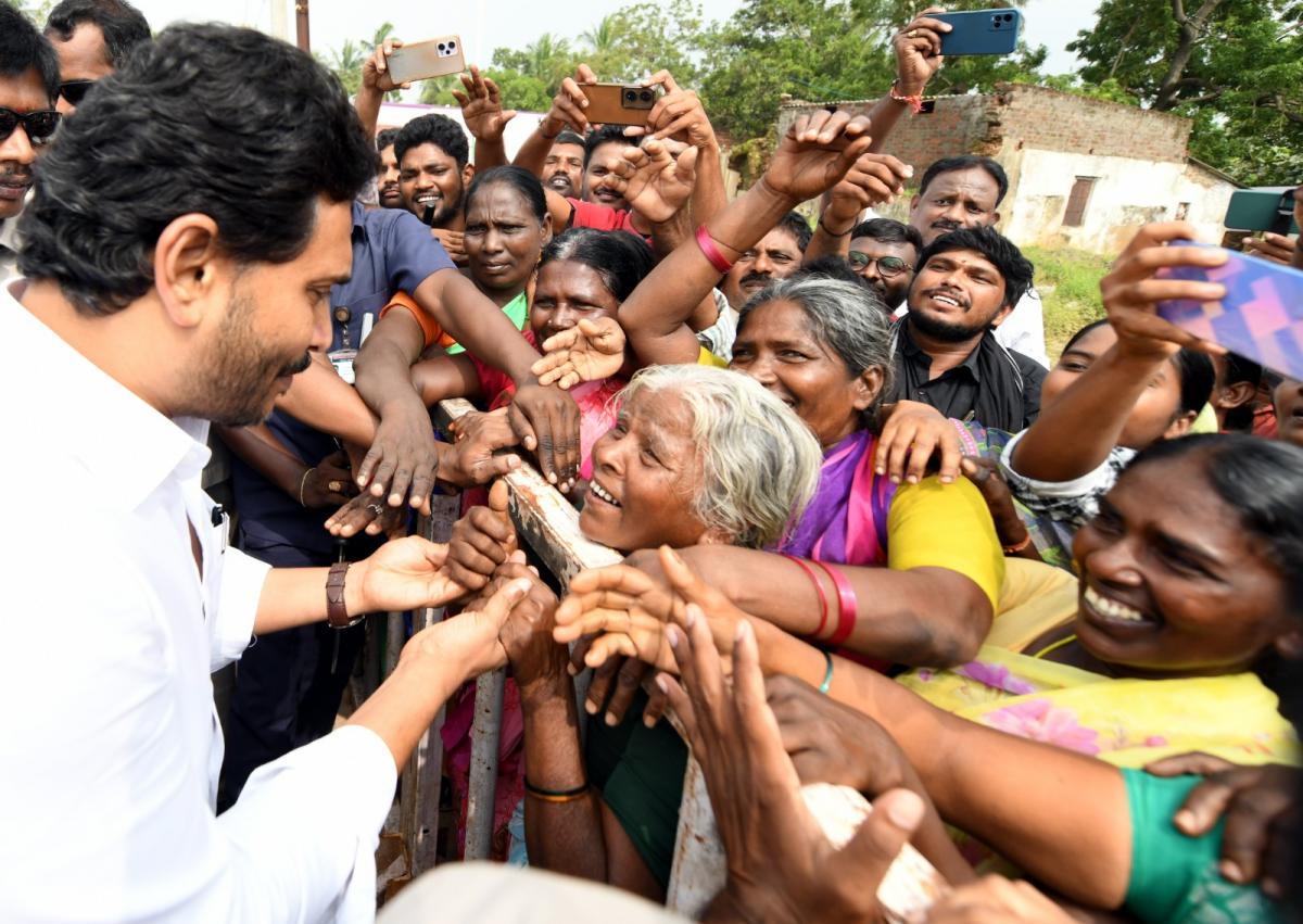 AP CM YS Jagan visit to Bapatla Photos - Sakshi11