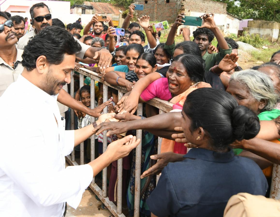 AP CM YS Jagan visit to Bapatla Photos - Sakshi14