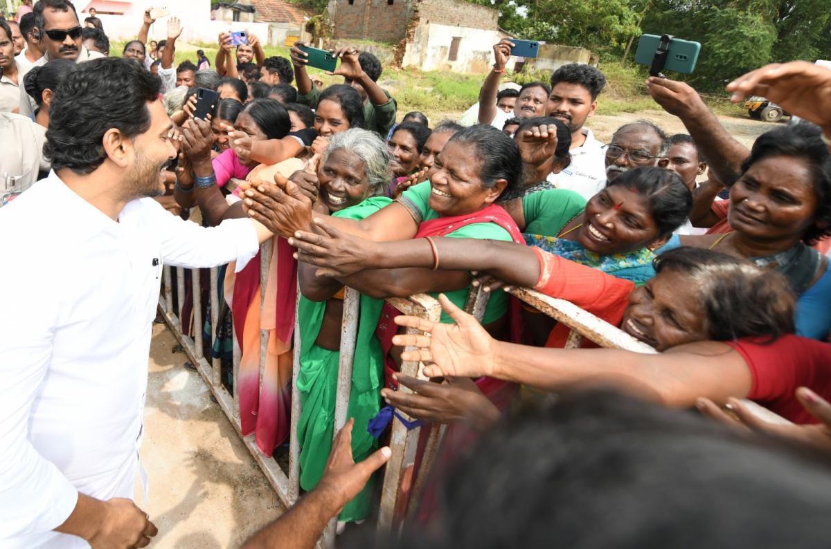 AP CM YS Jagan visit to Bapatla Photos - Sakshi16