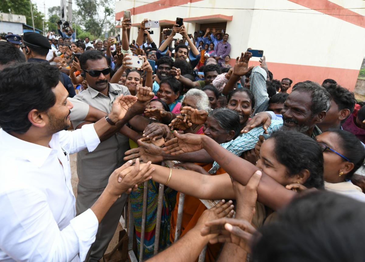 AP CM YS Jagan visit to Bapatla Photos - Sakshi37