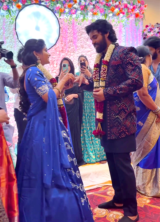 Telugu Bigg Boss 6 Contestant Vasanthi Krishnan Engagement Pics - Sakshi14