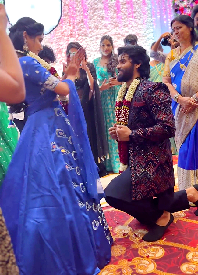 Telugu Bigg Boss 6 Contestant Vasanthi Krishnan Engagement Pics - Sakshi15