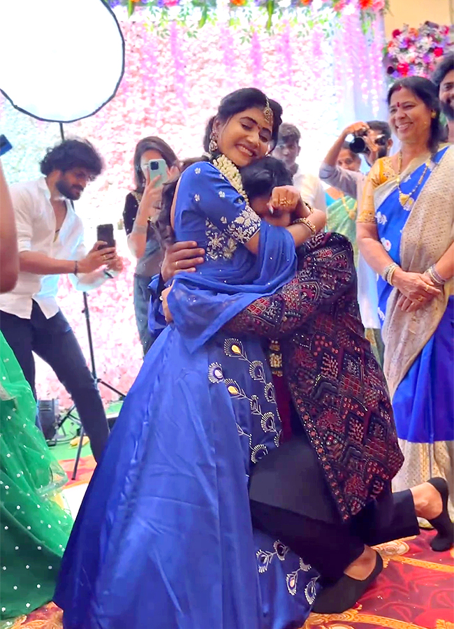 Telugu Bigg Boss 6 Contestant Vasanthi Krishnan Engagement Pics - Sakshi3