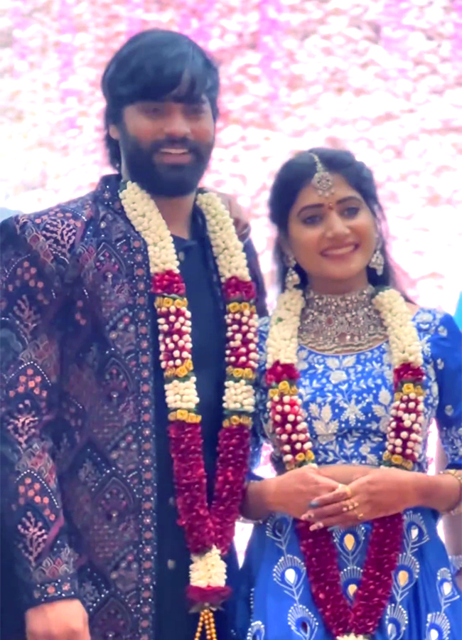 Telugu Bigg Boss 6 Contestant Vasanthi Krishnan Engagement Pics - Sakshi6