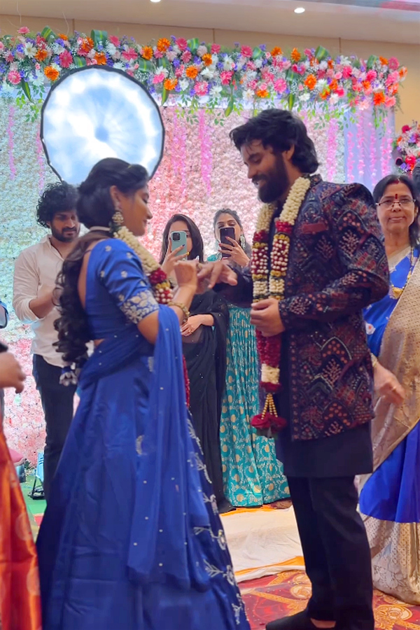 Bigg Boss Contestant Vasanthi Krishnan Share engagement photos In Instagram - Sakshi10