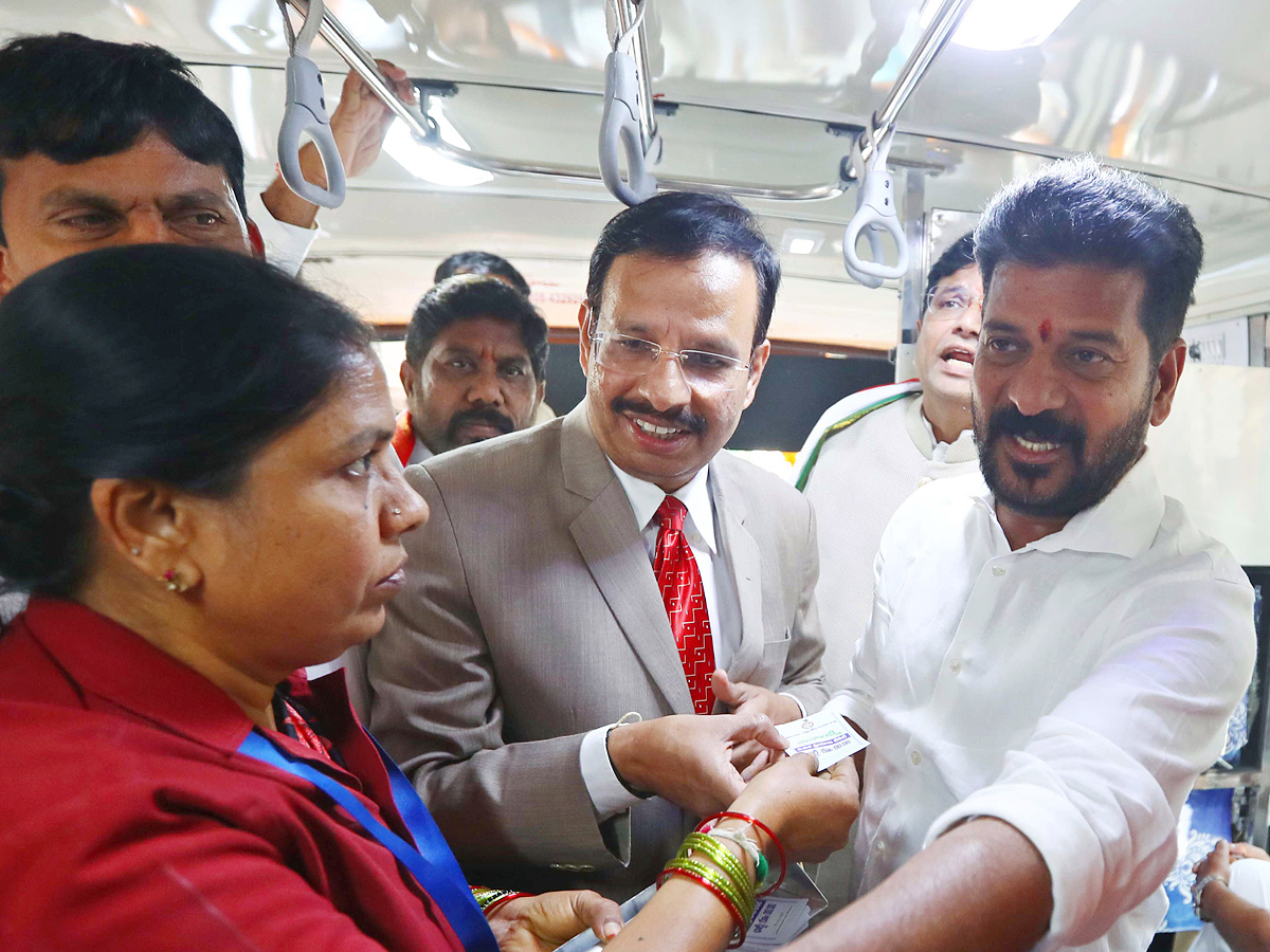 CM Revanth Reddy Launched Free Bus Services For Women Photos - Sakshi17