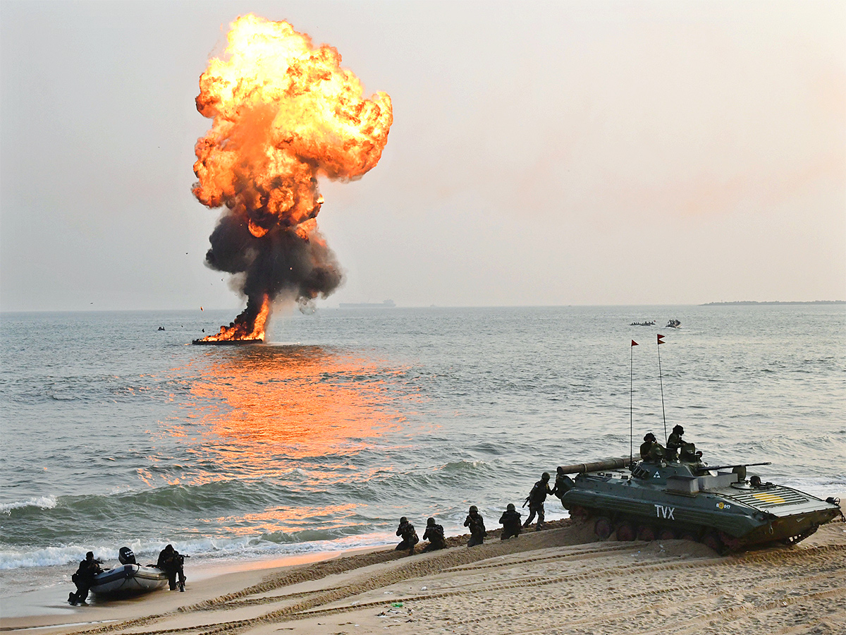 navy day celebration 2023 in visakhapatnam - Sakshi1