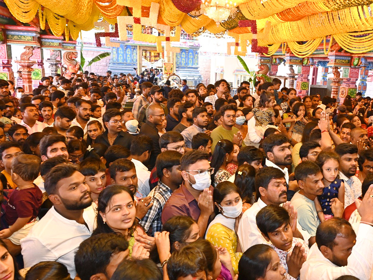 Huge Rush At Temples Due To New Year Photos - Sakshi10