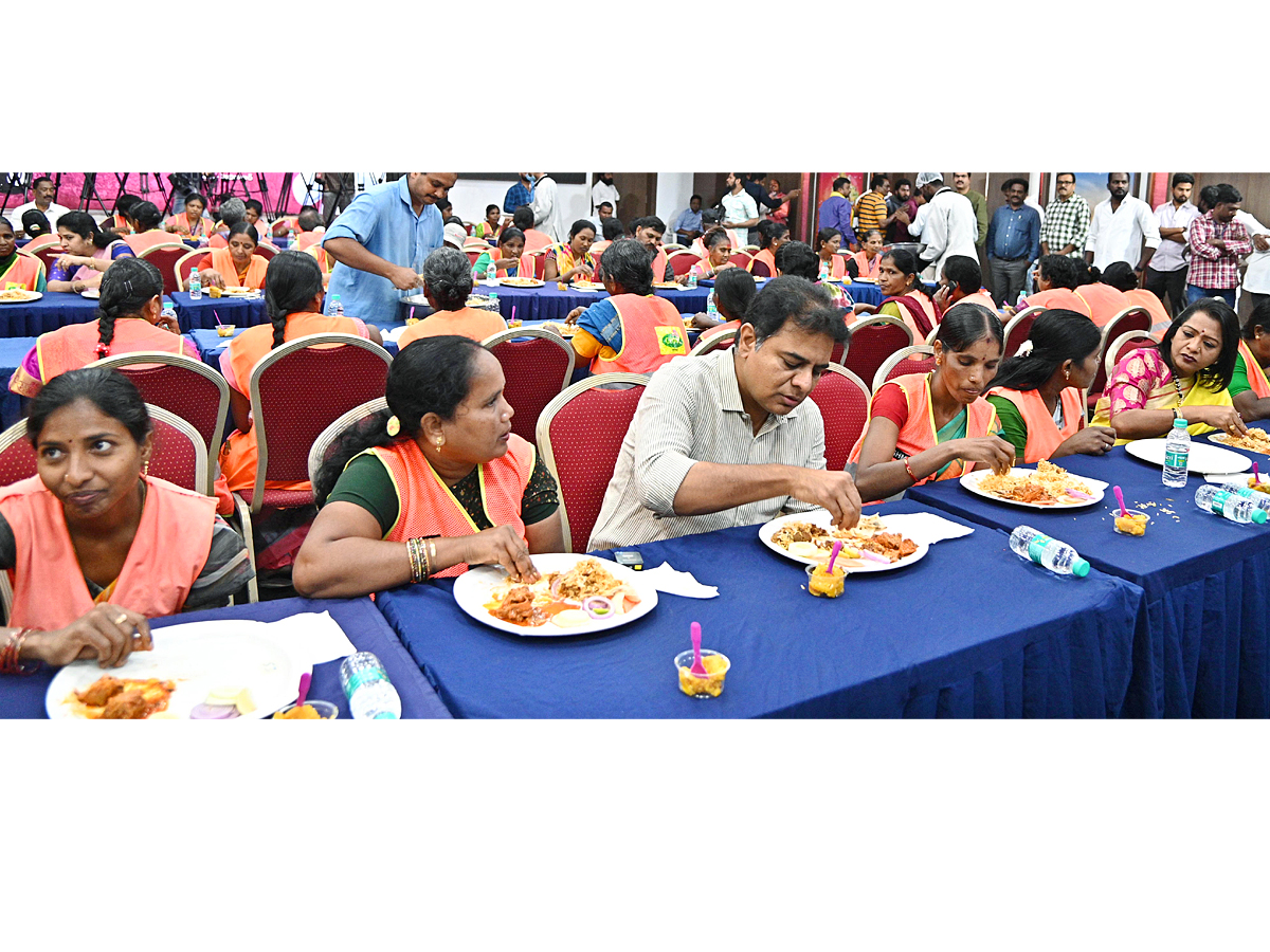 MLA KTR Lunch With GHMC Workers At Telangana Bhavan Hyderabad Photos - Sakshi3