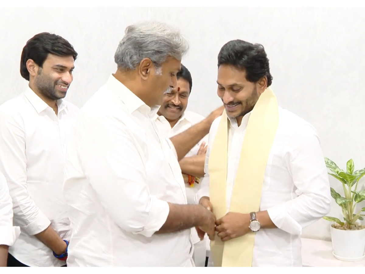 Kesineni Nani Meets CM YS Jagan Photos - Sakshi1