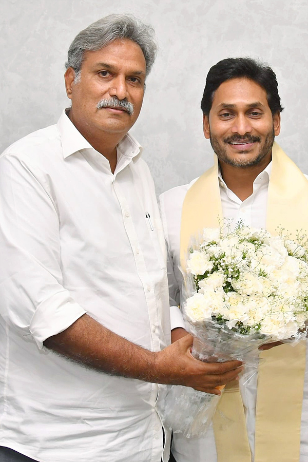 Kesineni Nani Meets CM YS Jagan Photos - Sakshi3